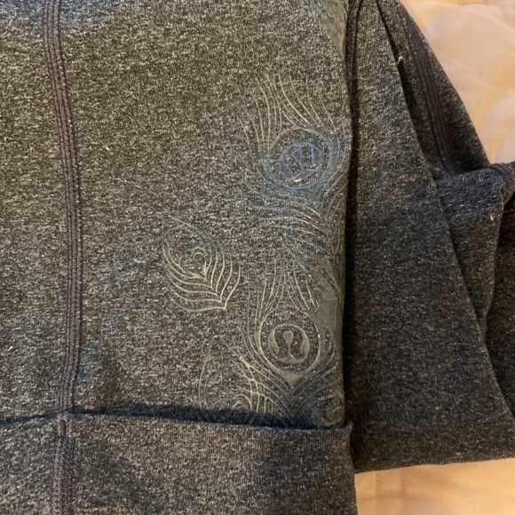 Women’s Lululemon dark gray capri - Picture 3 of 4